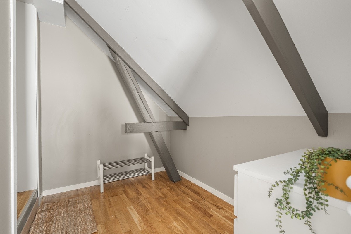 Stor privat gang før man går inn i leiligheten Galleribilde