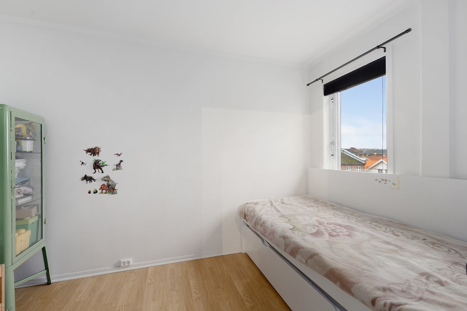 1 av 3 soverom i leiligheten - dette ligger ved inngangen leiligheten Galleribilde