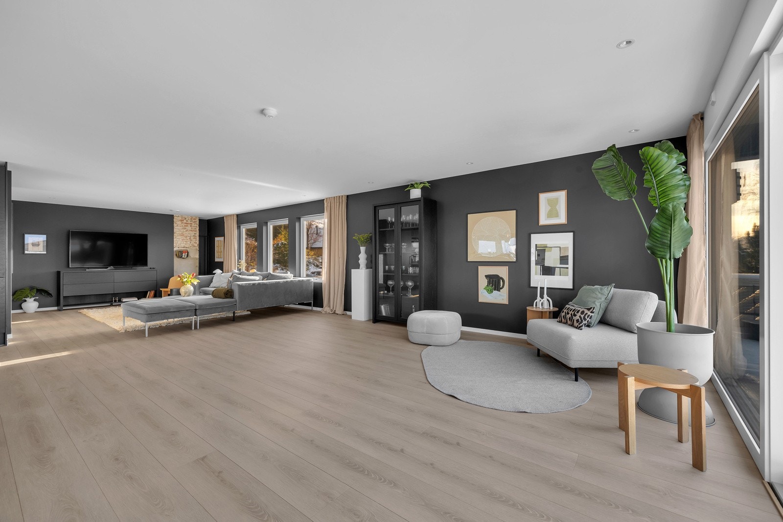 Stuen er såpass stor at her kan en ha flere soner. Galleribilde