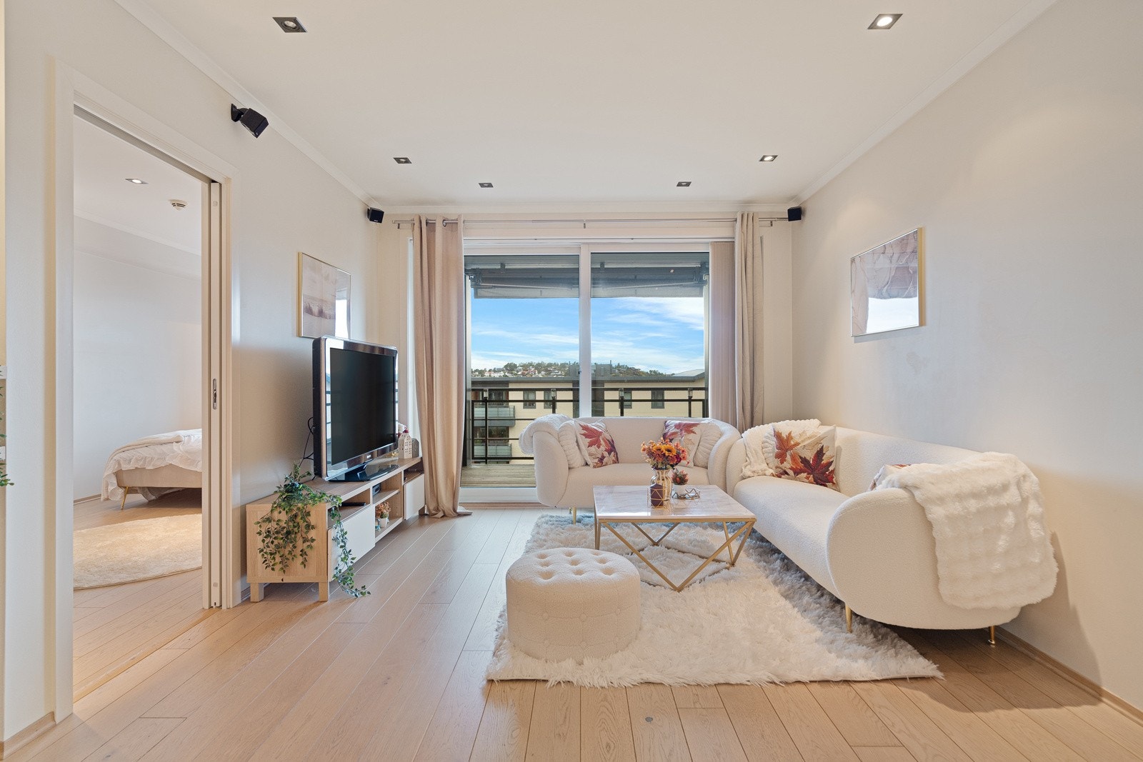 En lys og lekker leilighet beliggende i 3. etasje Galleribilde