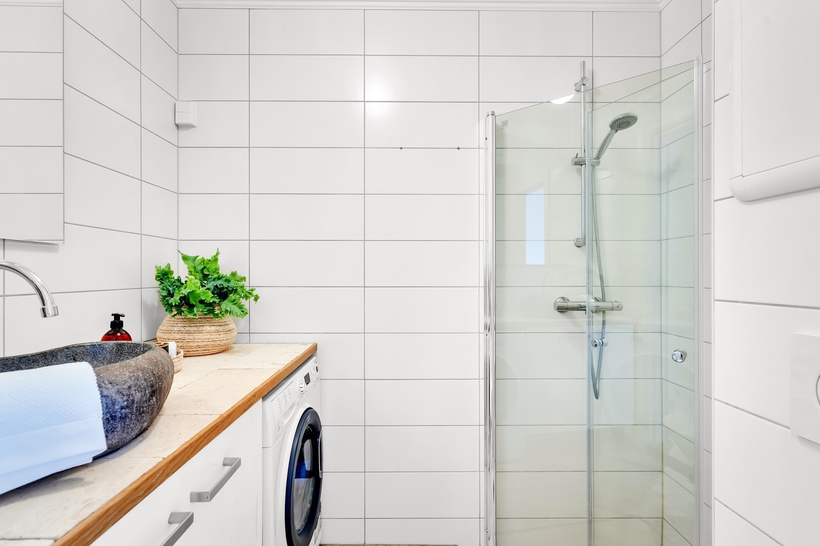 Flislagt bad med varme i gulv Galleribilde