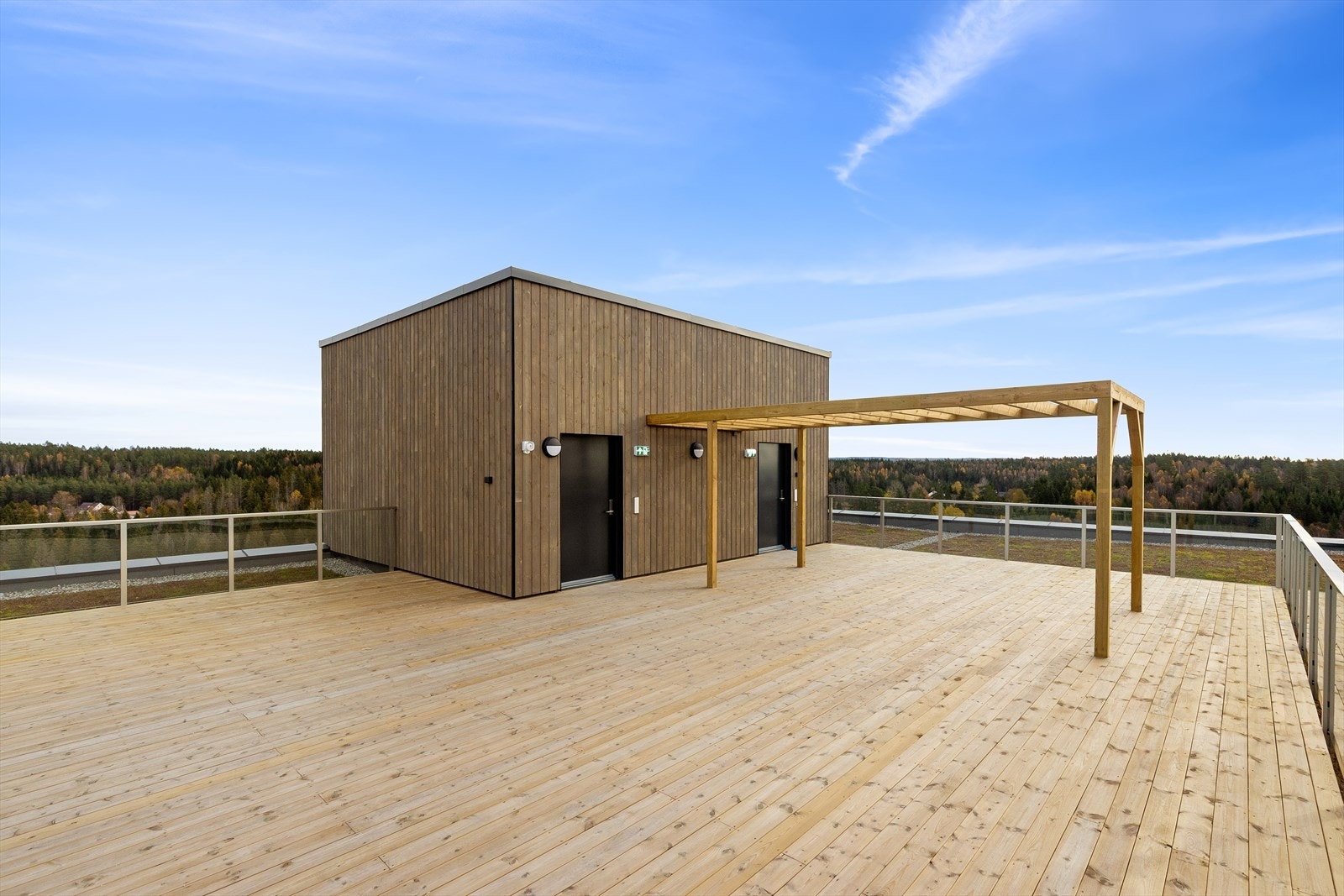 Beboerne har tilgang til en stor, felles takterrasse med gode solforhold. Galleribilde