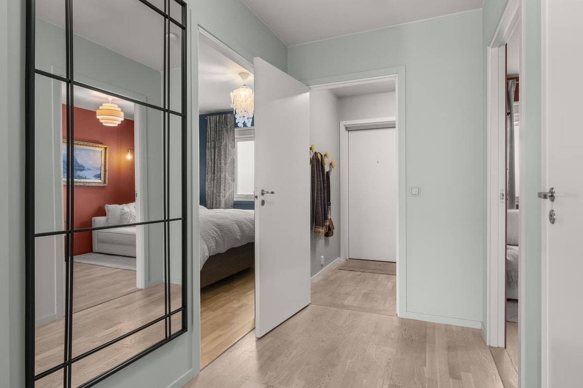 Gang med inngang til 2 av soverommene Galleribilde