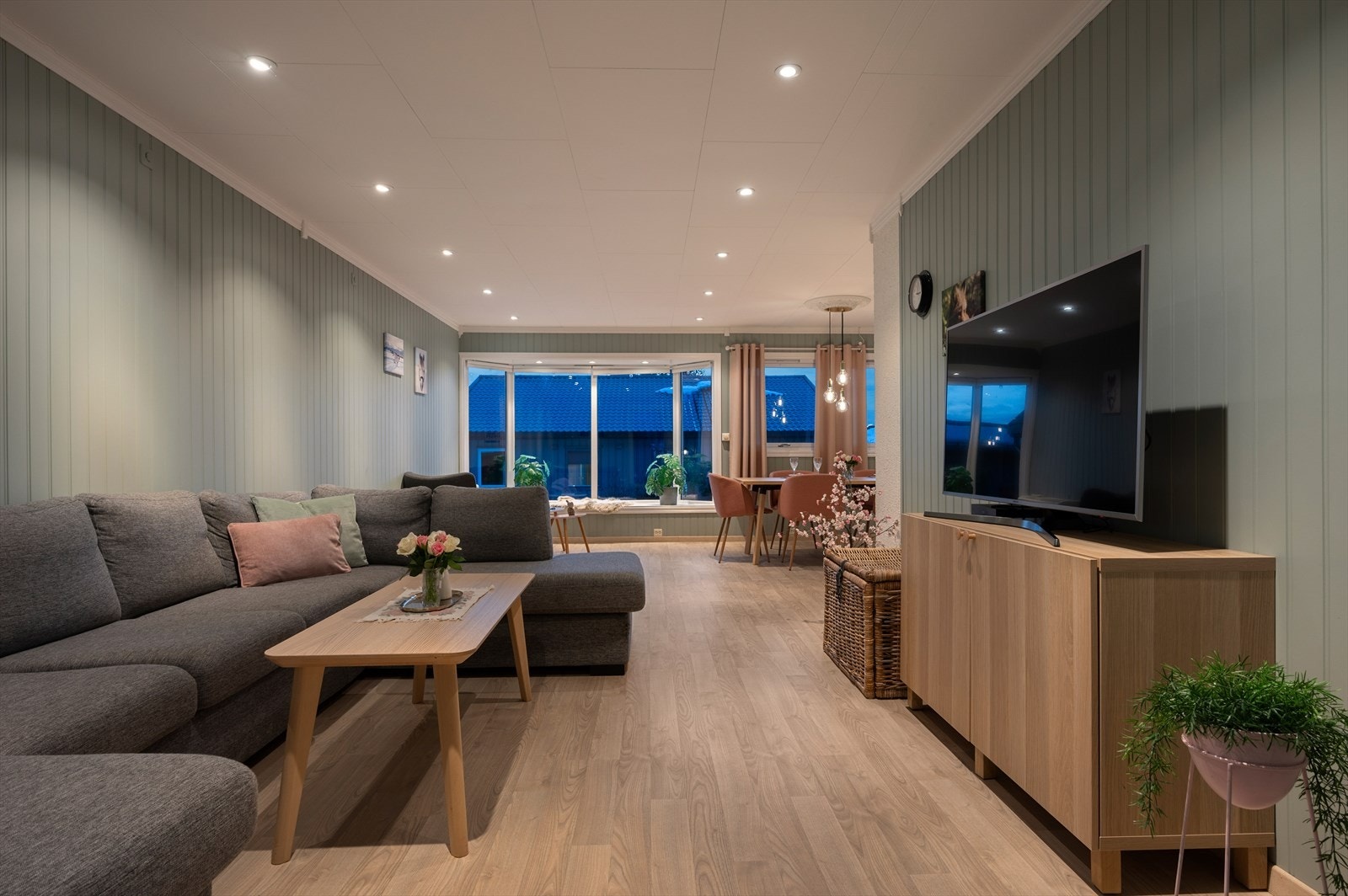 Det er etablert varmepumpe for behagelig og økonomisk oppvarming i vinterhalvåret Galleribilde