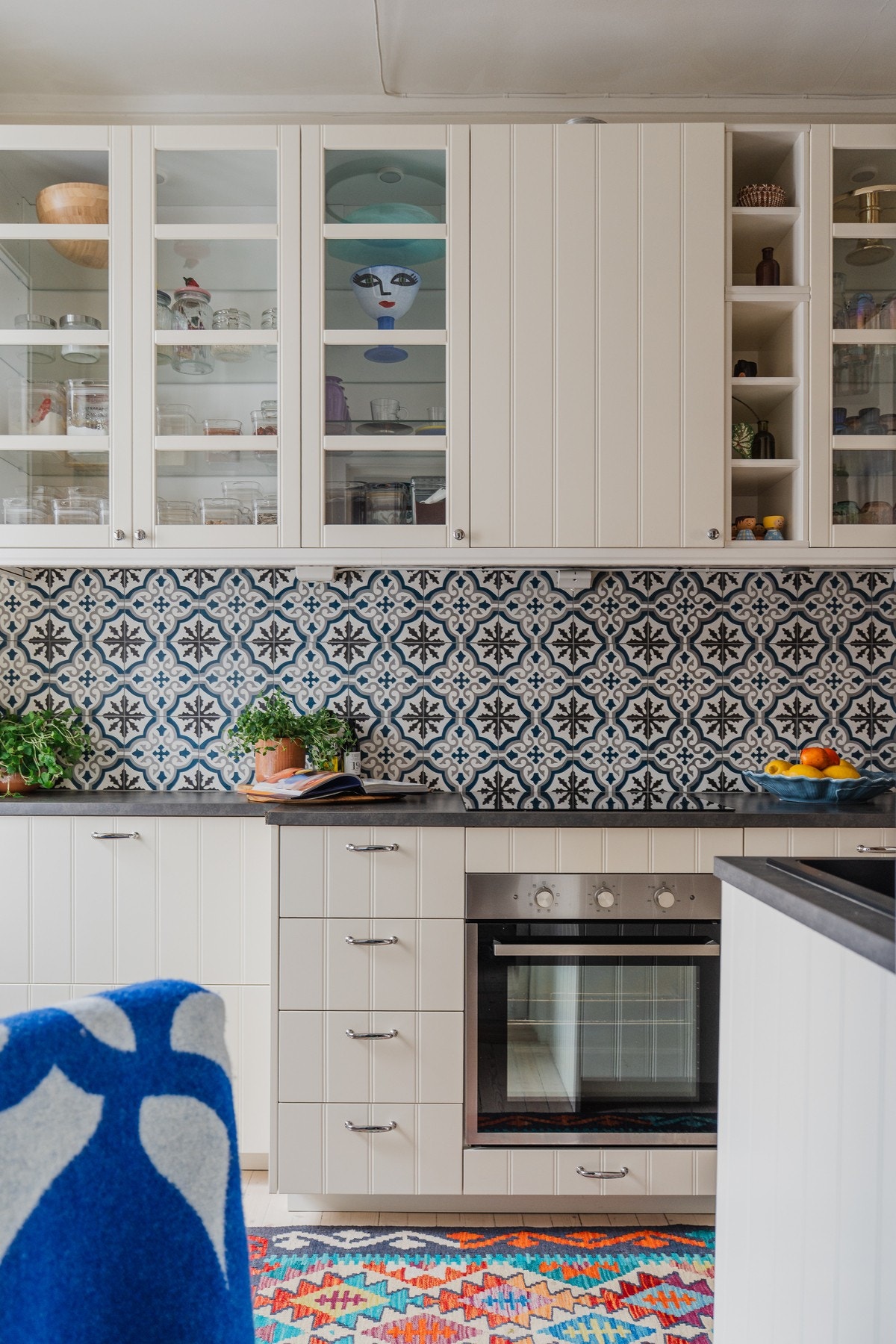 Rikelig med skap- og benkeplass. Galleribilde