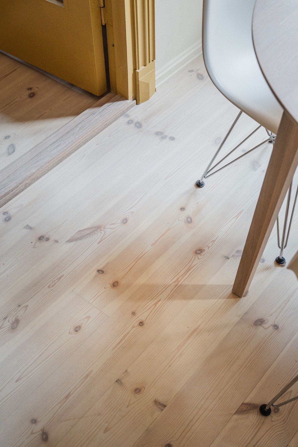 Originalt tregulv i hele leiligheten som er slipt og oljet Galleribilde