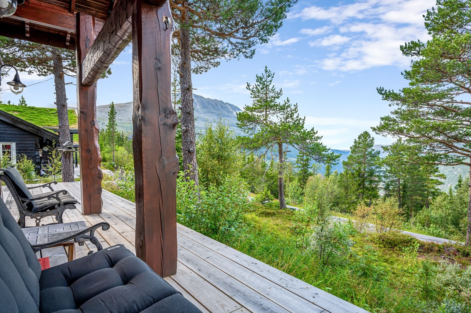Flott utsikt mot Gaustatoppen, Rjukan og Hardangervidda! Galleribilde