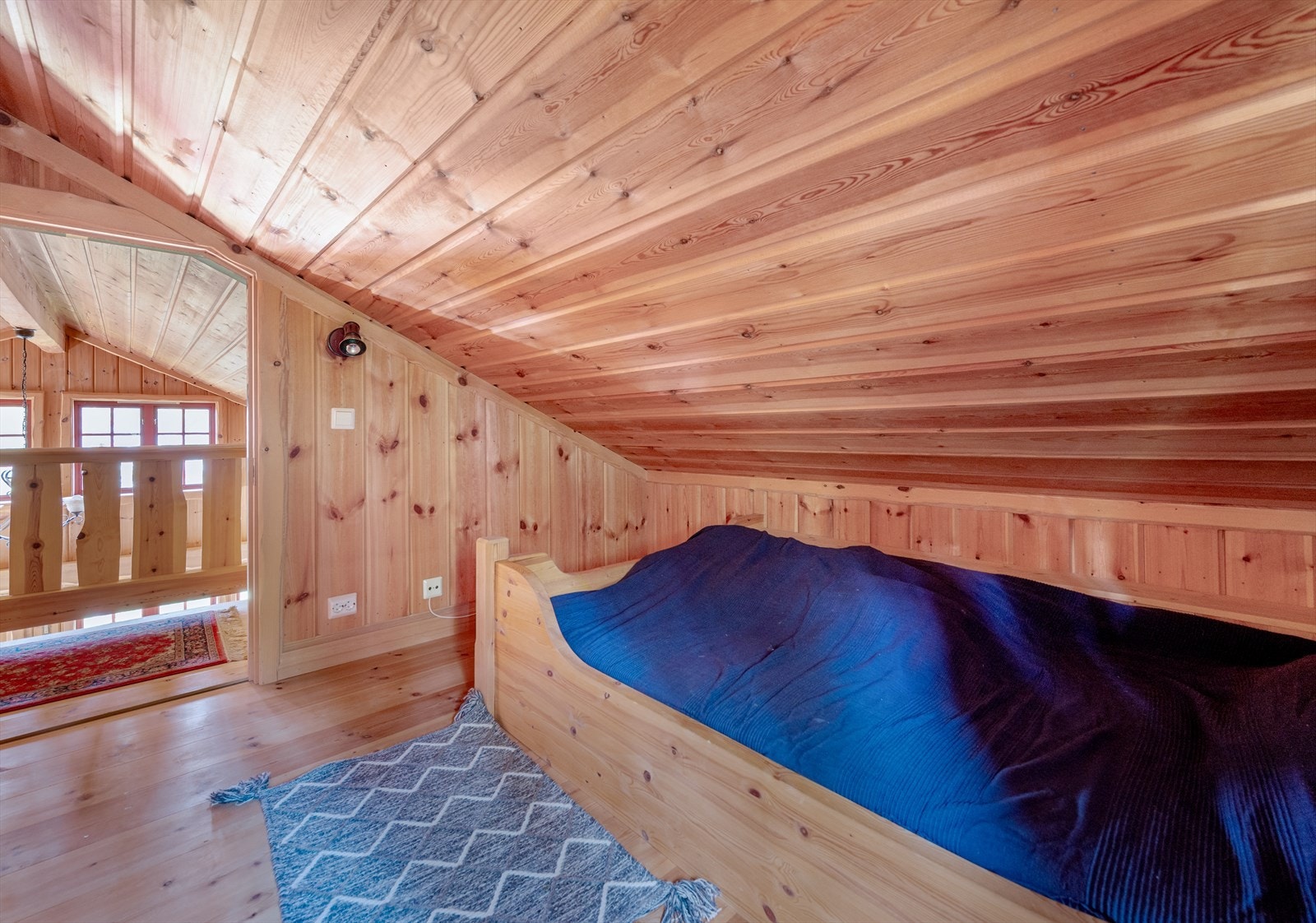 Rommene har flere innredningsmuligheter og kan også passe som tv-stue for ungdommen Galleribilde