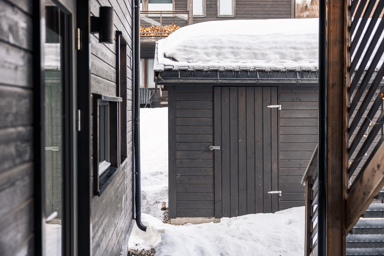 Det er også ekstra oppbevaringsplass i en utvendig sportsbod på 5 kvm Galleribilde