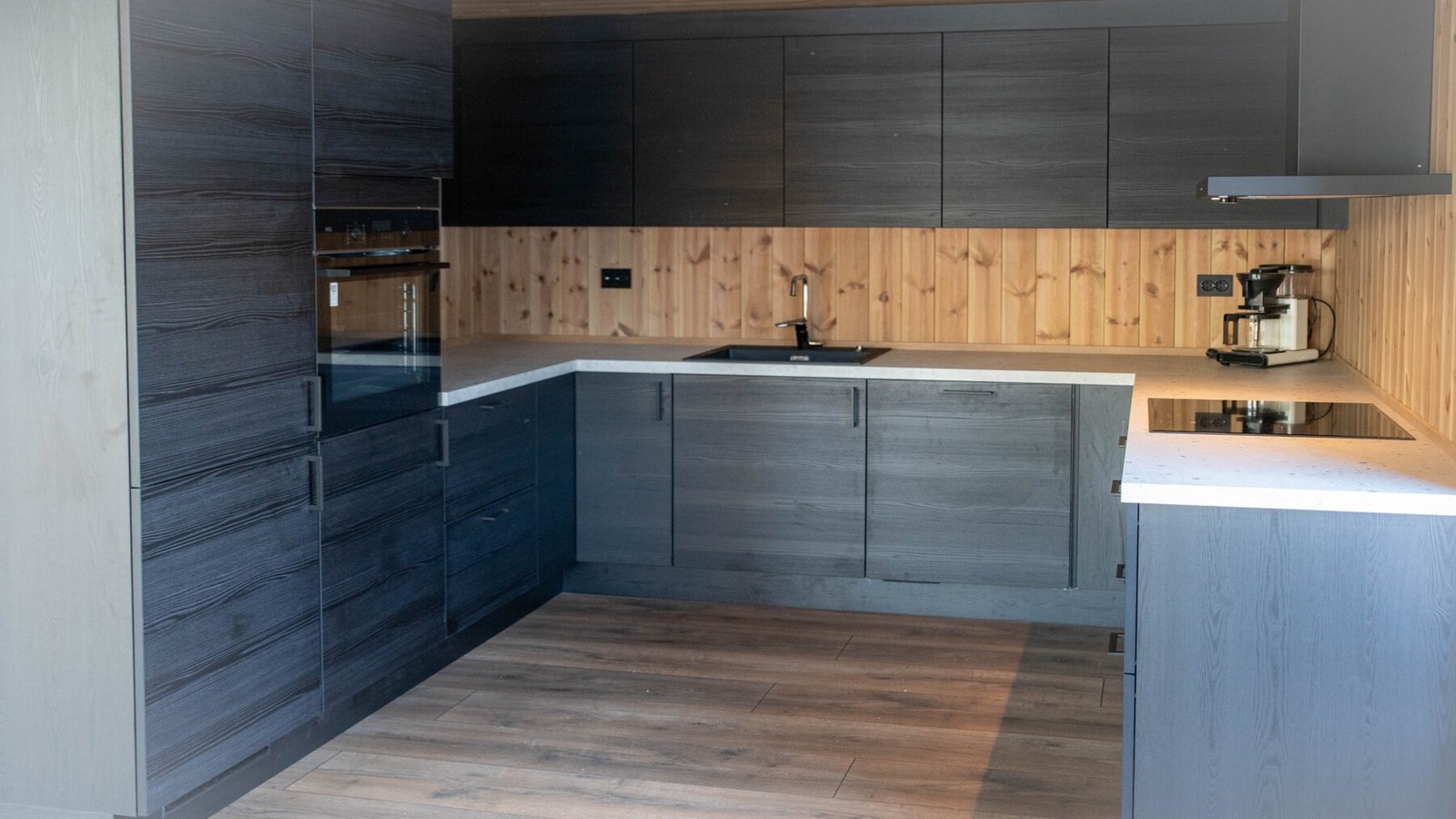 Hvitevarer er montert Galleribilde