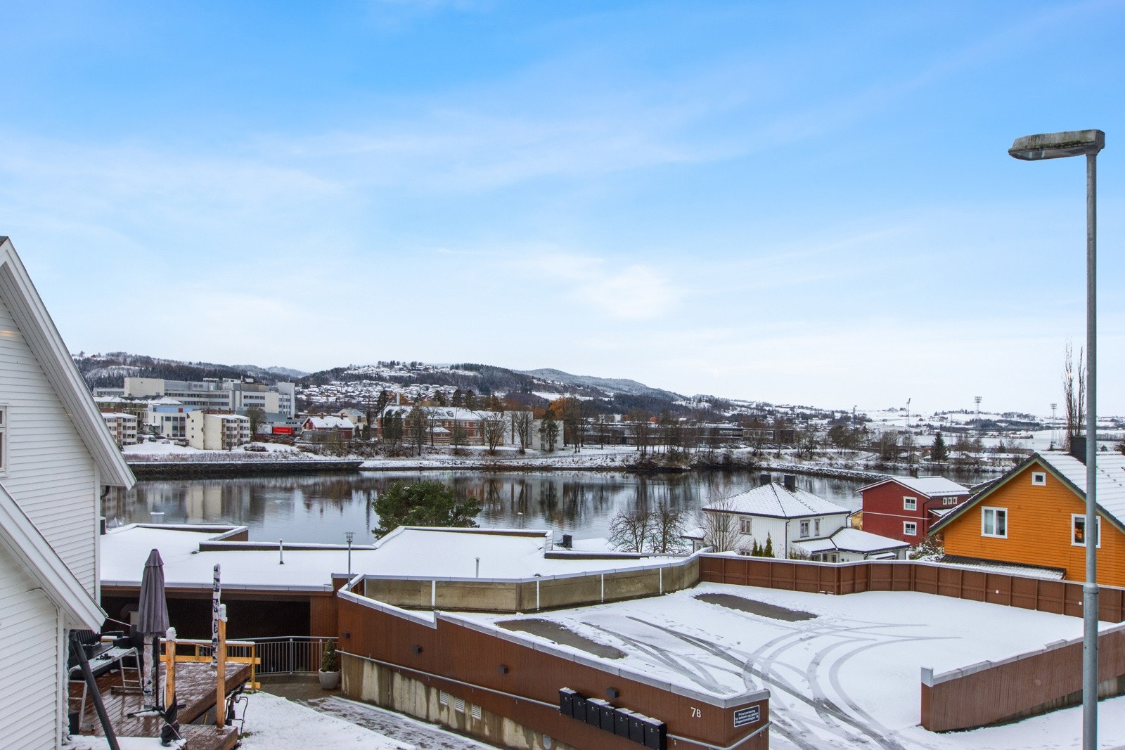Fra leiligheten har du en flott utsikt mot Levangersundet. Galleribilde