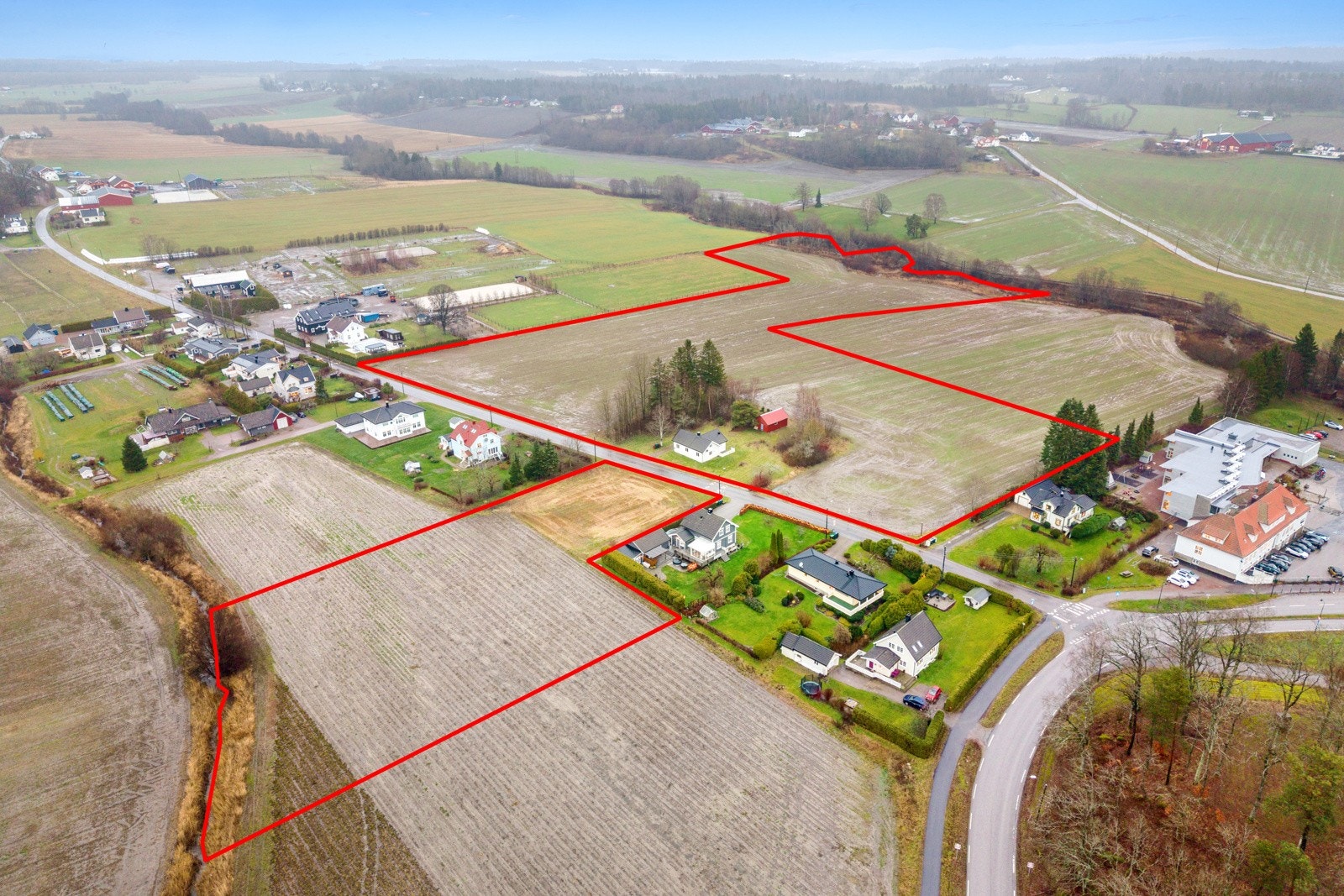 Velkommen til Robergveien 11 - "Skjolden gård" - en sjelden anledning svært sentralt i Slagendalen! (markerte grenser er kun til illustrasjon, og kan avvike) Galleribilde