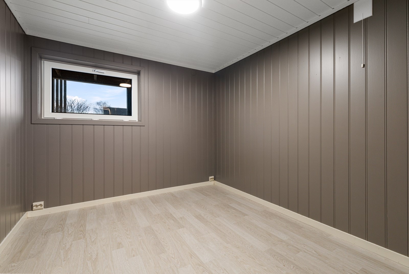 Soverom 2 i kjelleretasjen | rommet har ikke godkjente rømmingsvinduer Galleribilde