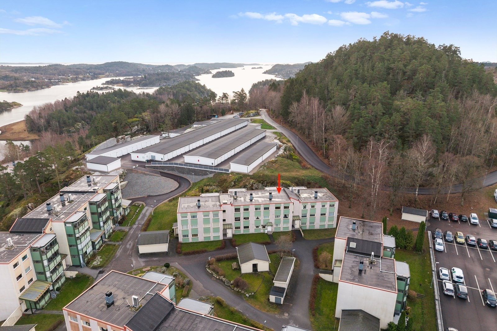 Området byr på svært gode bussforbindelser og enkel adkomst til både sentrum og omkringliggende områder. Galleribilde