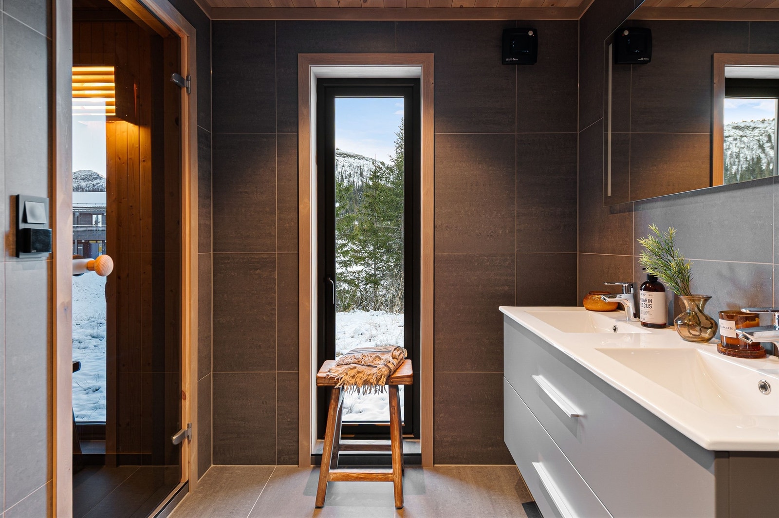 Badet er utstyrt med gulvvarme for ekstra komfort. Galleribilde