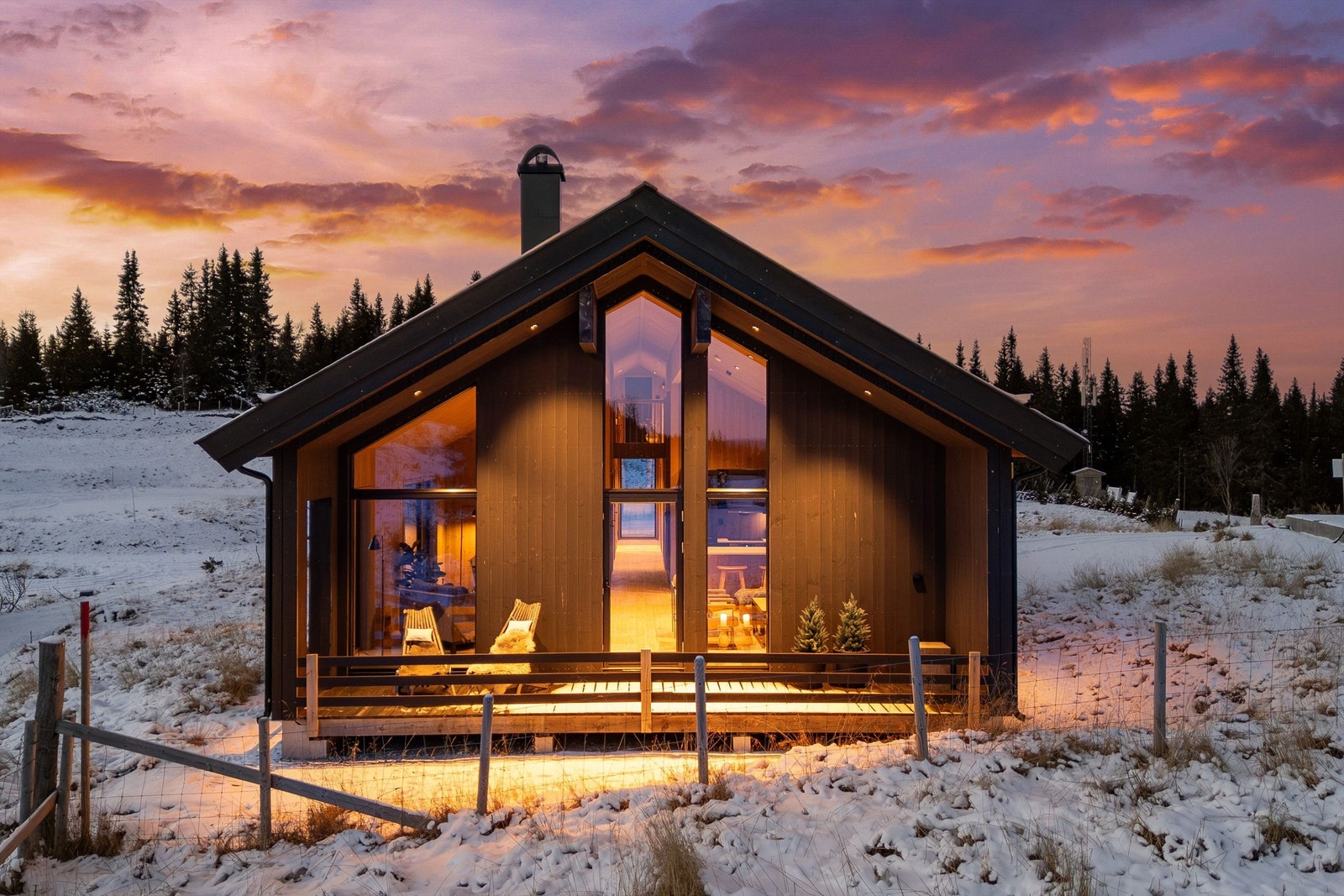 Terrassen blir en forlengelse av stuen på kveldstid. Galleribilde