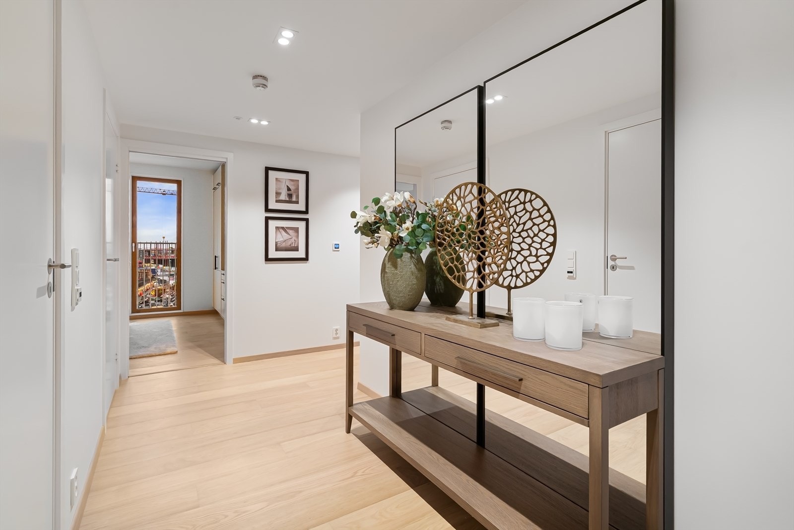 Entré. Galleribilde