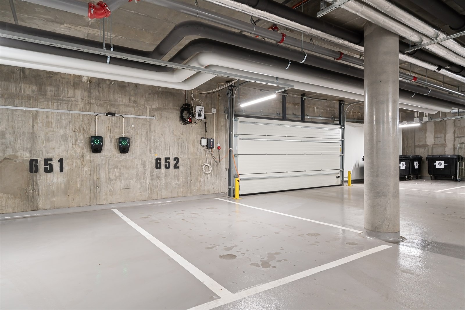 Selger eier garasjeplass nr. 652 i byggets garasjekjeller som kan kjøpes separat. Pris kr. 1.200.000,- + omkostninger. Galleribilde