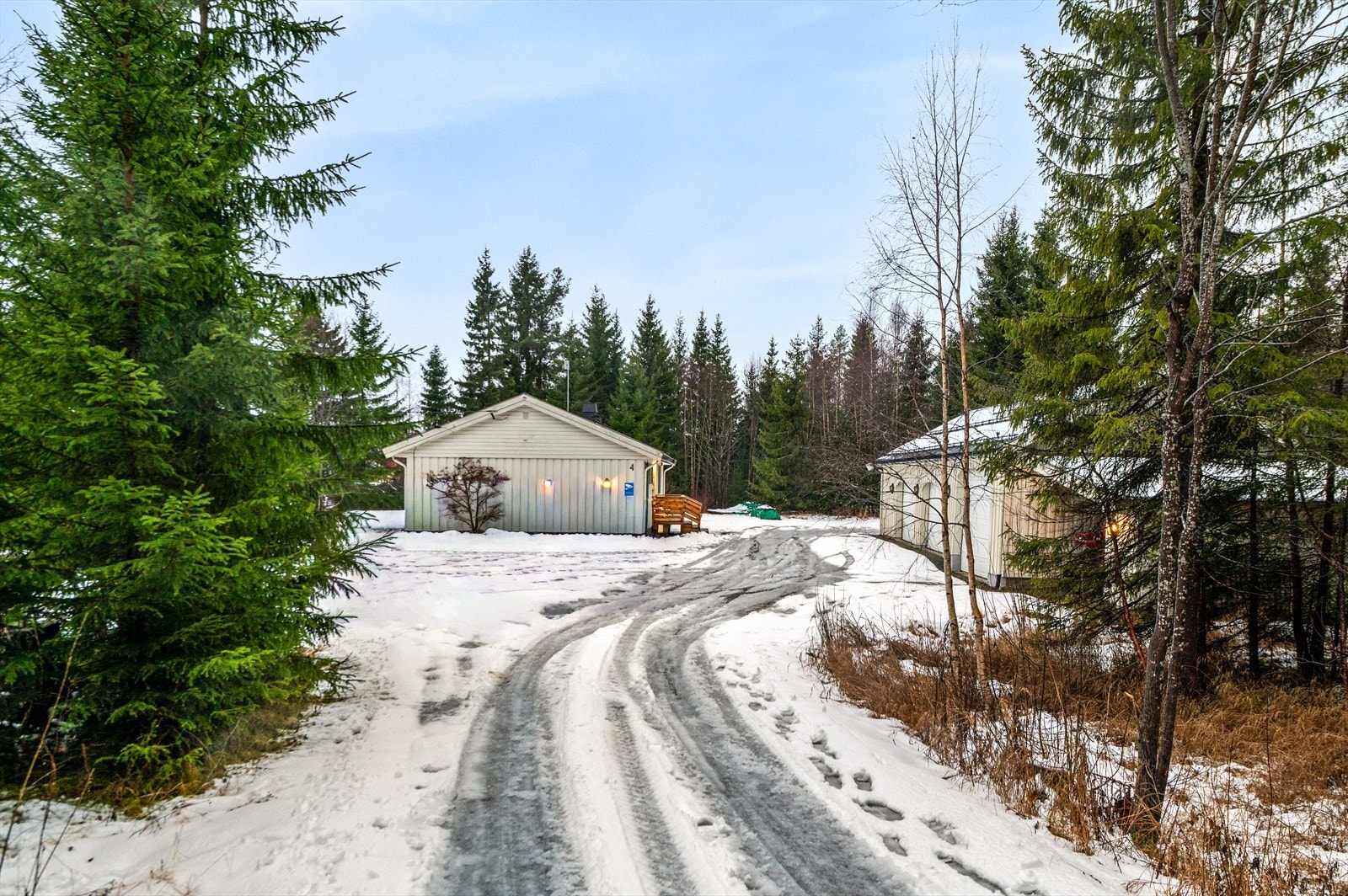 Privat adkomst til eiendommen. Galleribilde