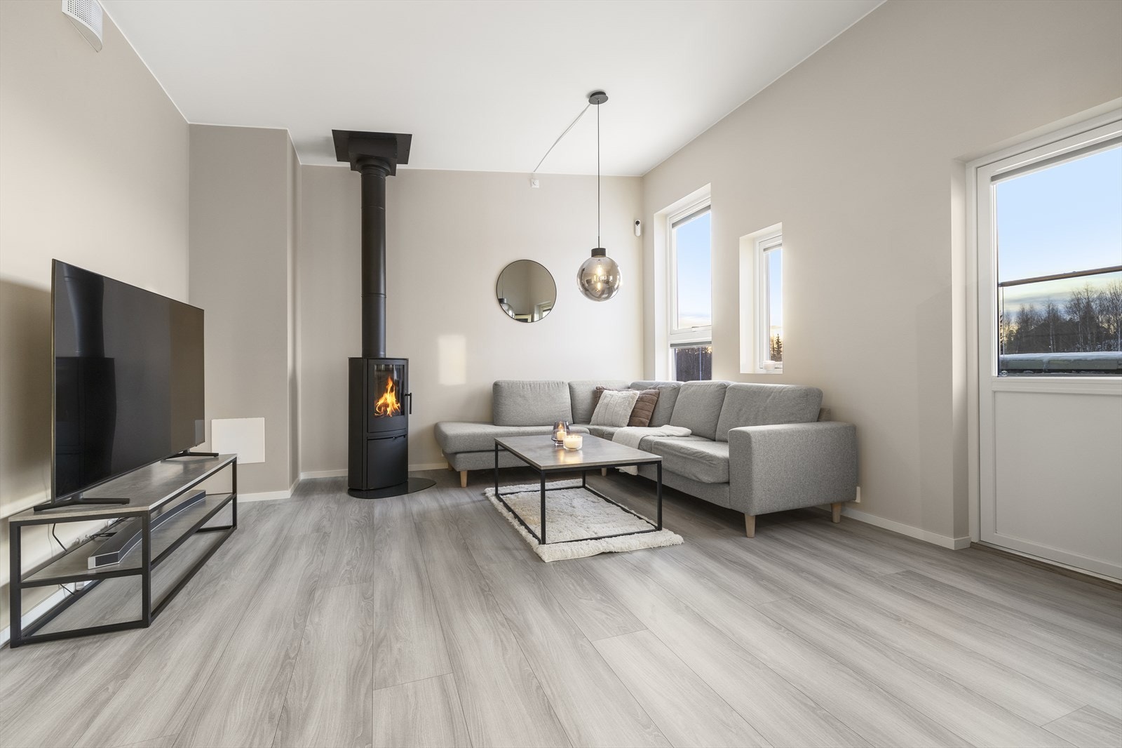 Velkommen til Kvernstubakken 20E! Presentert av Johan Offigstad v/ EiendomsMegler 1. Foto: Mads Petter Karlsen Galleribilde