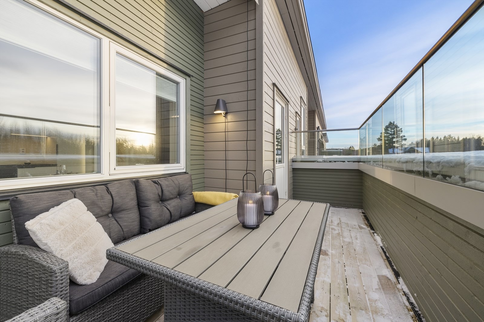 Her er det god plass til å innrede med utemøbler og diverse beplanting. Galleribilde