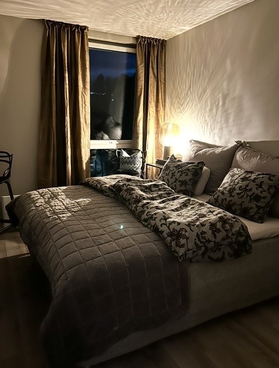 Bilder fra bebodd leilighet
Hovedsoverom Galleribilde