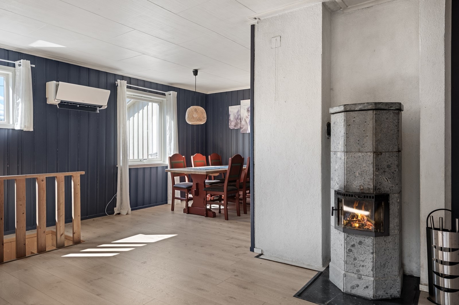 Stemningsfull peisovn luner godt på kjølige kvelder. Galleribilde