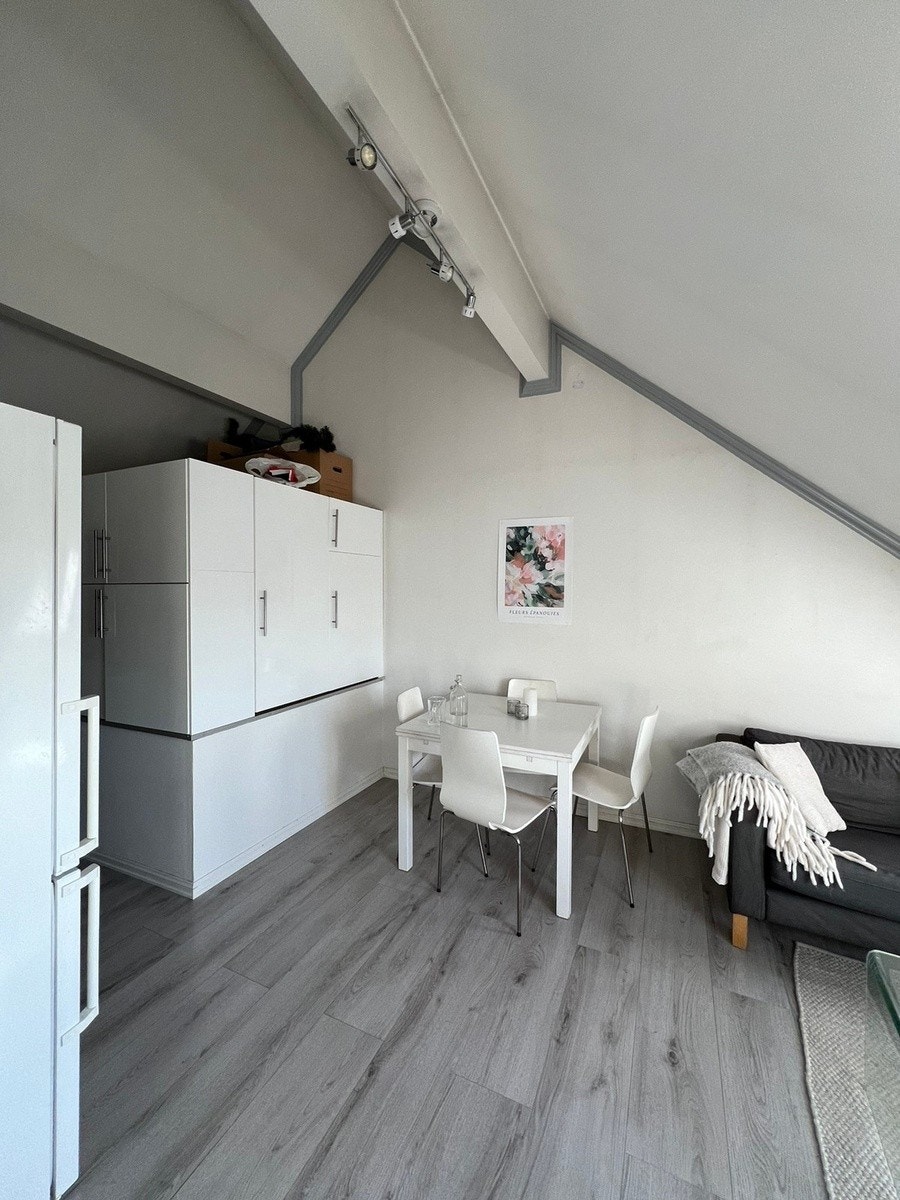 Spisebord som kan utvides til 6 pers Galleribilde