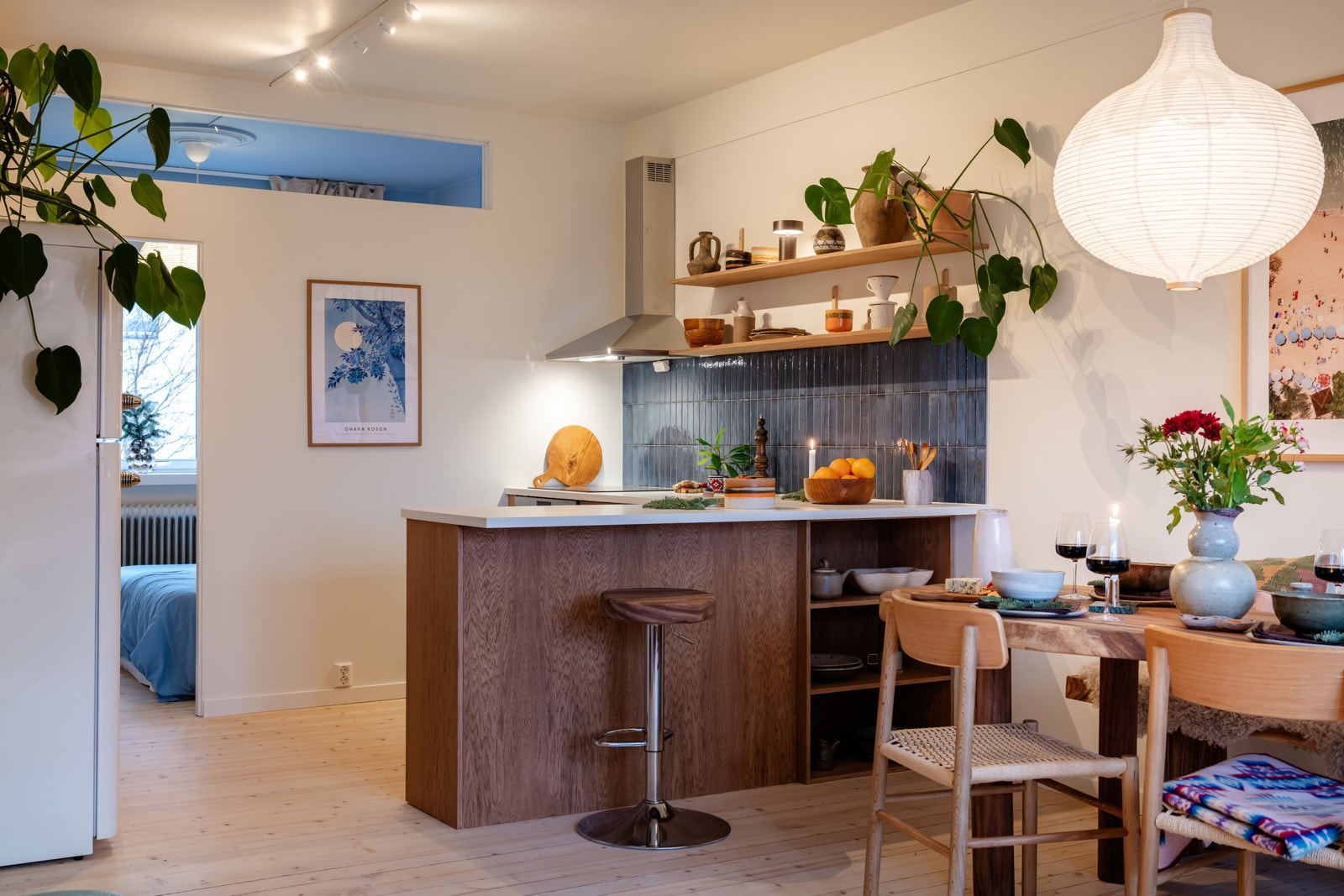 Leiligheten har et helt nytt kjøkken og nye hvitevarer. Galleribilde