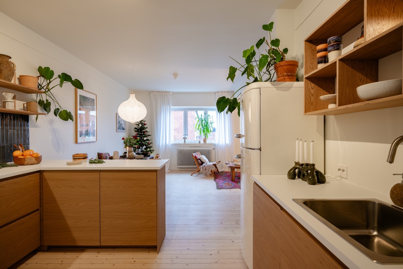 Fyring og varmtvann er inkludert i felleskostnadene noe som gjør de månedlige utgiftene mer forutsigbare. Galleribilde