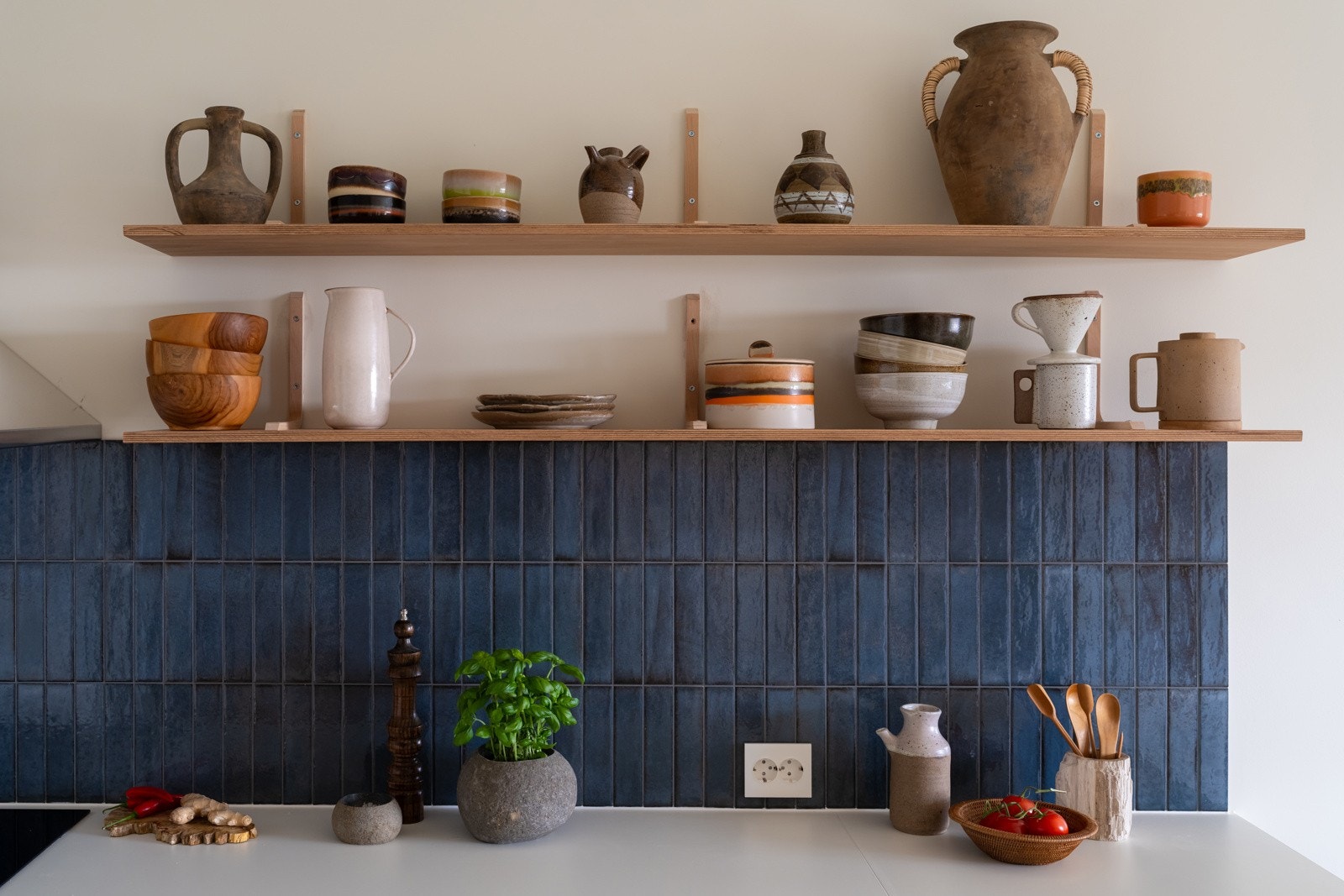 Dekorative hyller. Galleribilde