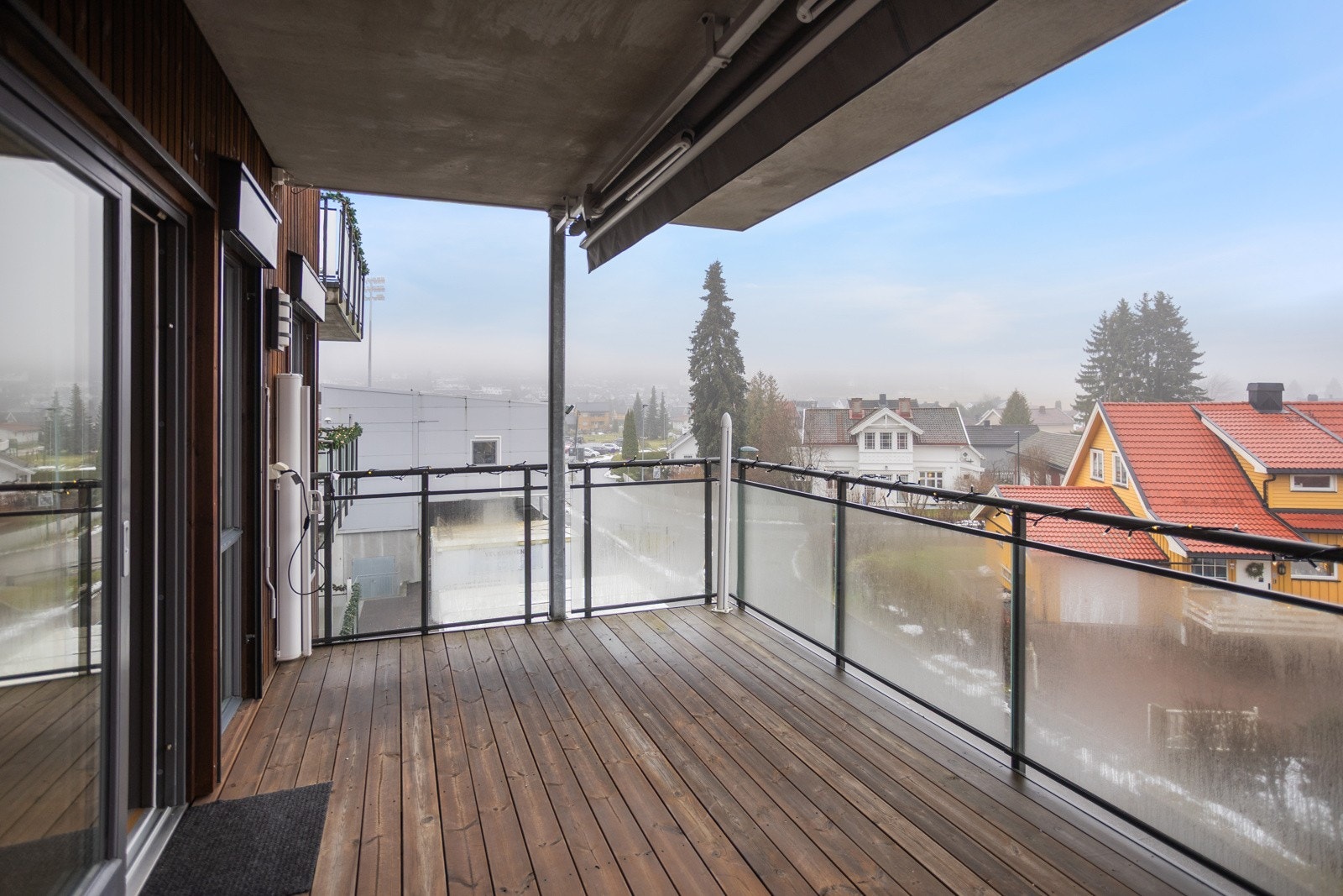 Takoverbygd, vestvendt balkong på 14kvm. Galleribilde
