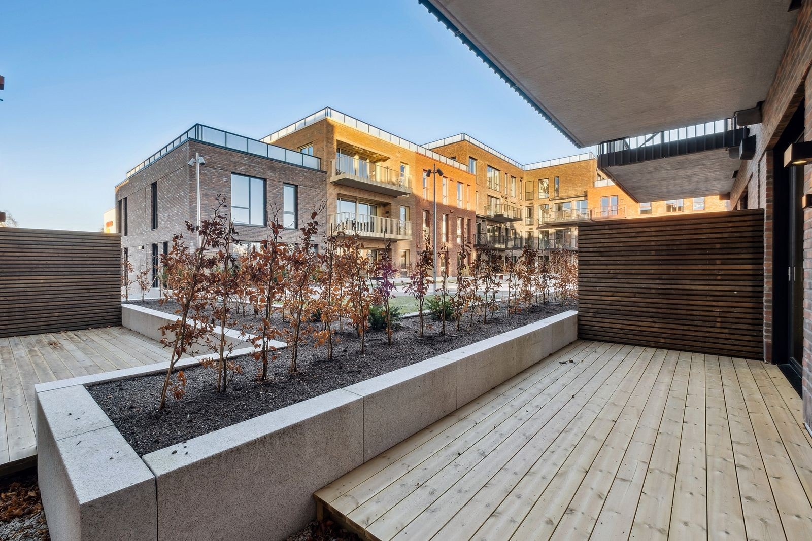 Uteområdet sett fra Leilighet 1 og 2 Galleribilde