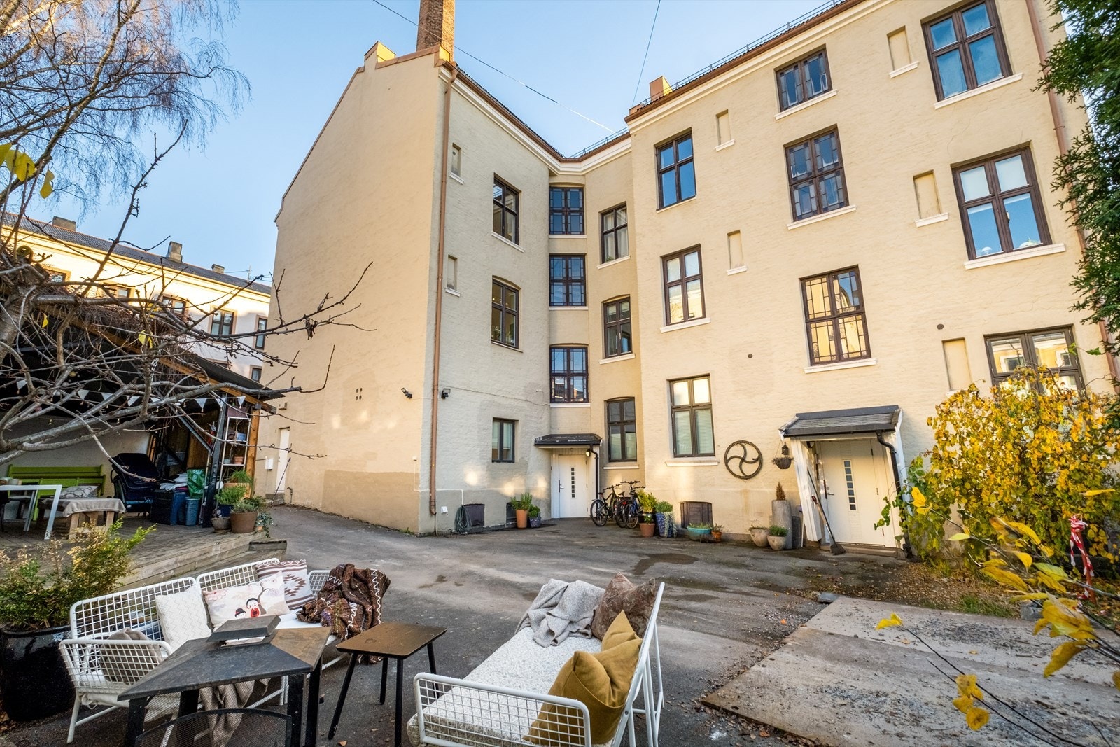 Borettslagets navn er Lilleborg borettslag. Borettslaget bestod opprinnelig av 8 andeler. Gjennom ombygging av 1. etasje til 4 boligseksjoner er borettslaget utvidet til 12 andeler Galleribilde