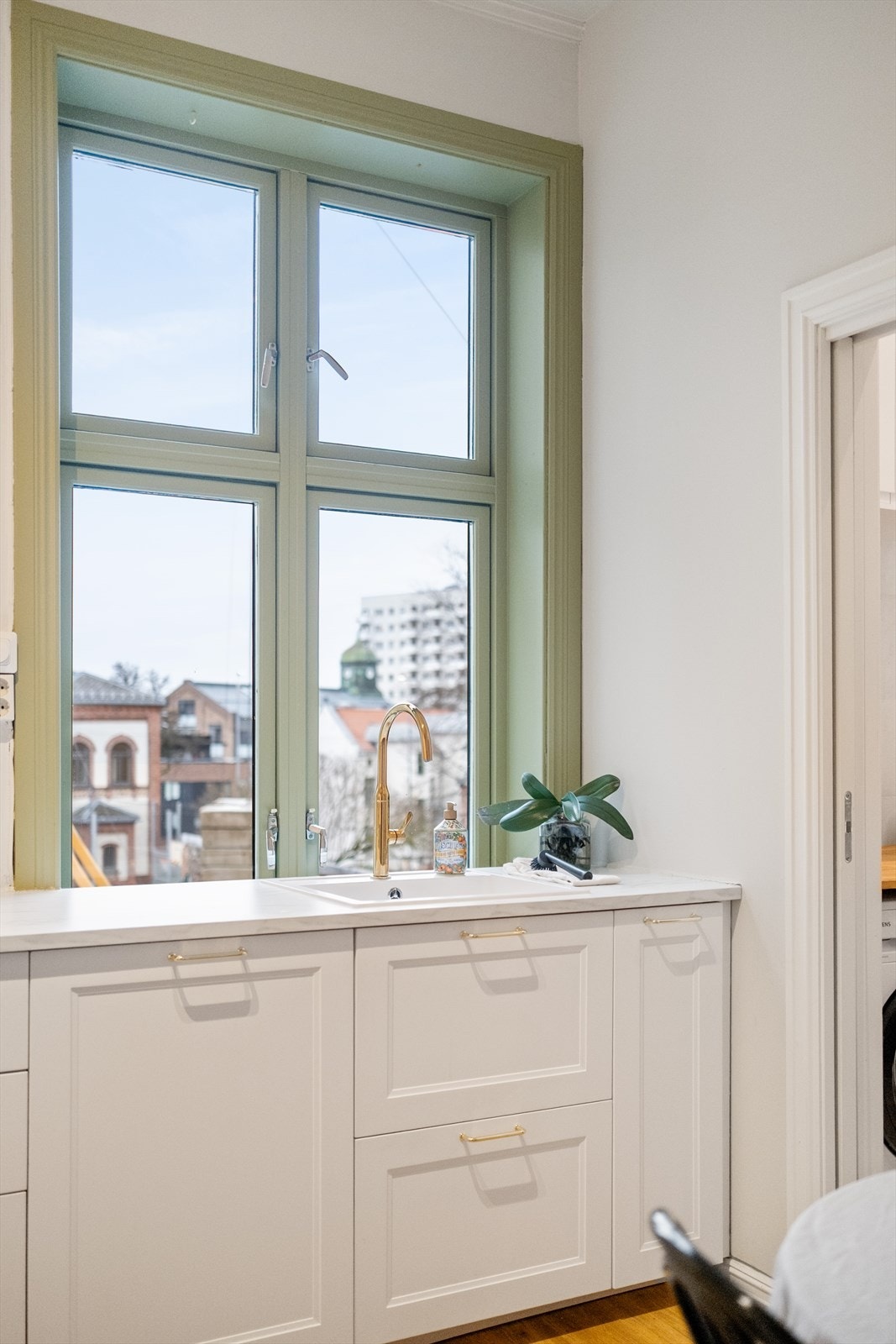 Komfyrvakt samt aquastop/lekkasjevarsler med sensorer og magnetventil er installert Galleribilde