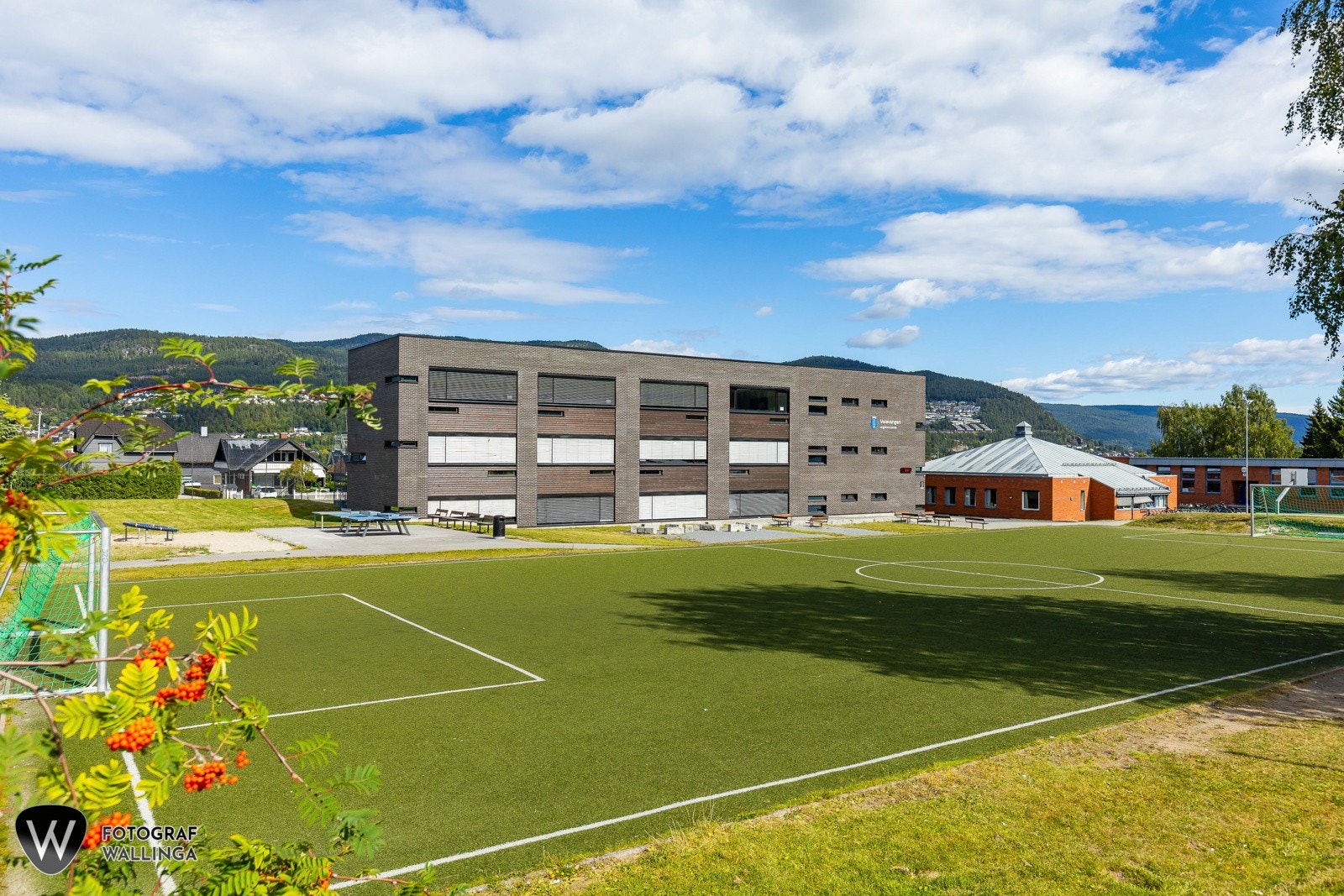 Få minutters gange fra leiligheten finner du flotte treningsfasiliteter. Mjøndalen IF har et bredspektret. Galleribilde
