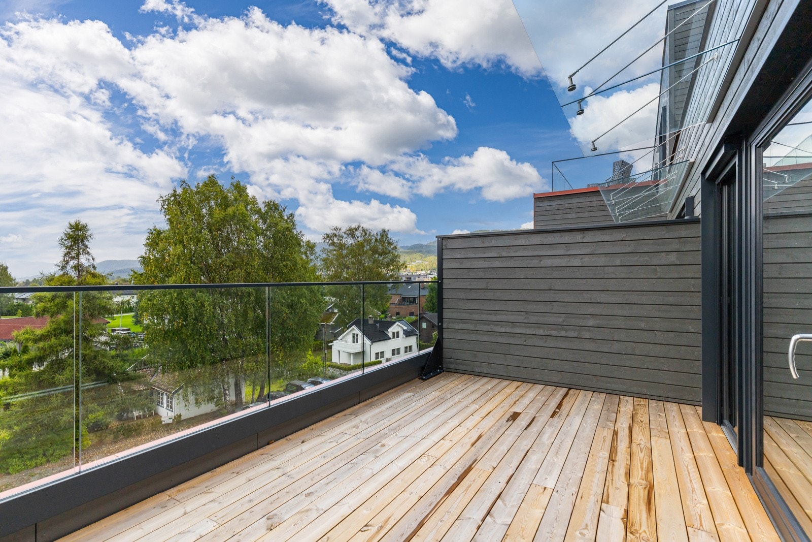 Her kan man nyte deilig kveldssol. Galleribilde