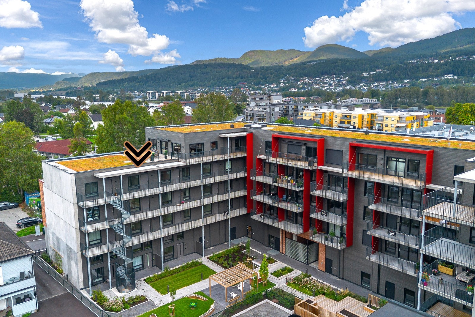 Leiligheten ligger i 4. etasje i et nytt og moderne bygg. Galleribilde