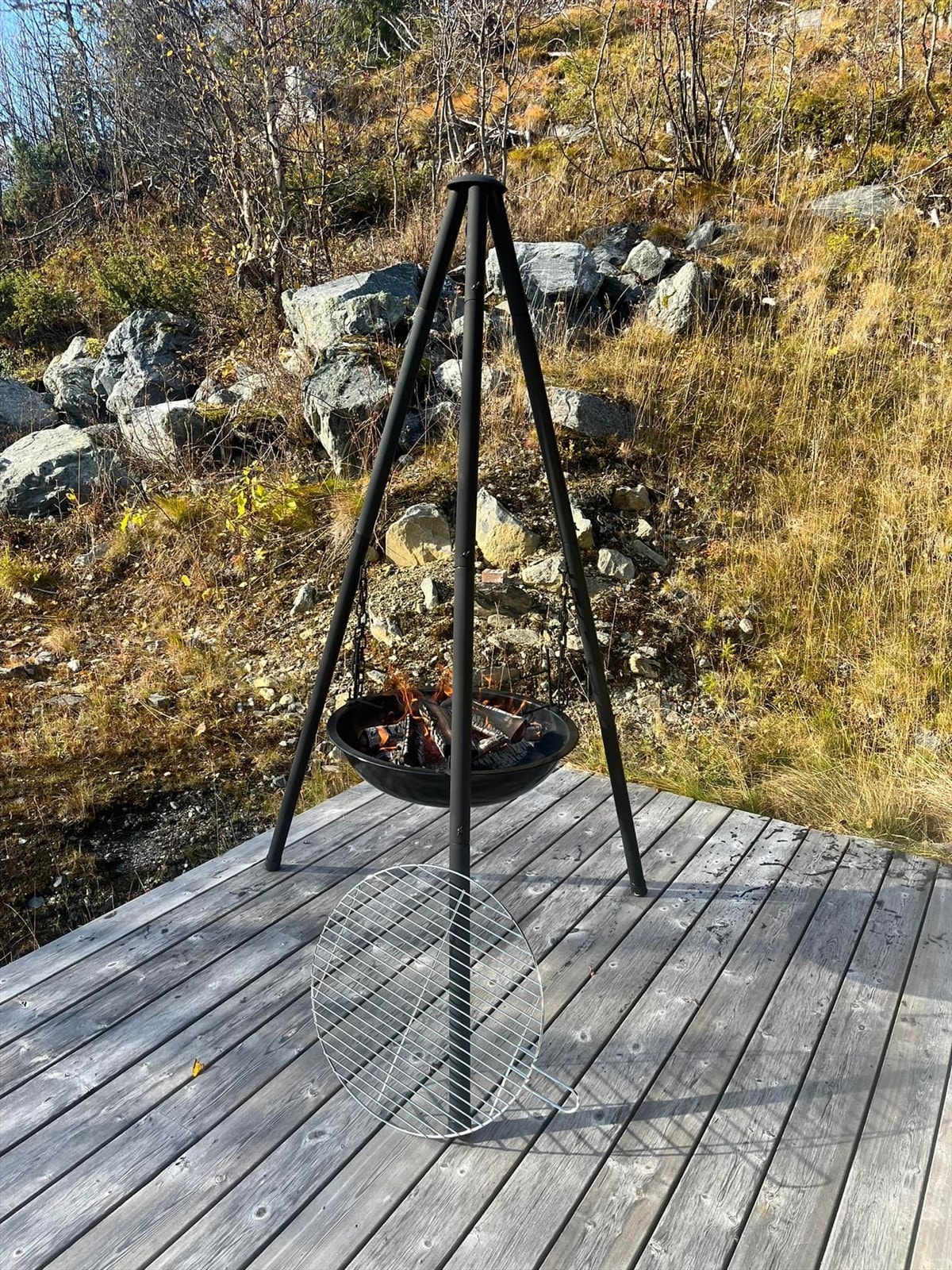 På terrassen er det god plass til å samle familie og venner til grilling. (Selgers eget bilde) Galleribilde