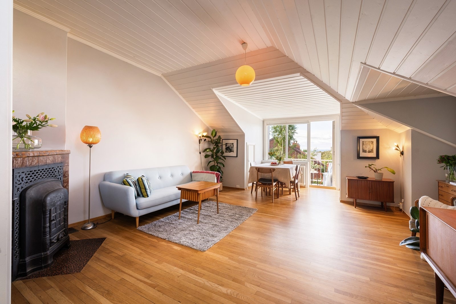 Boligen ligger i populære Schibbye-gården, en klassisk bygård kombinert med historisk arkitektur og moderne komfort. Galleribilde