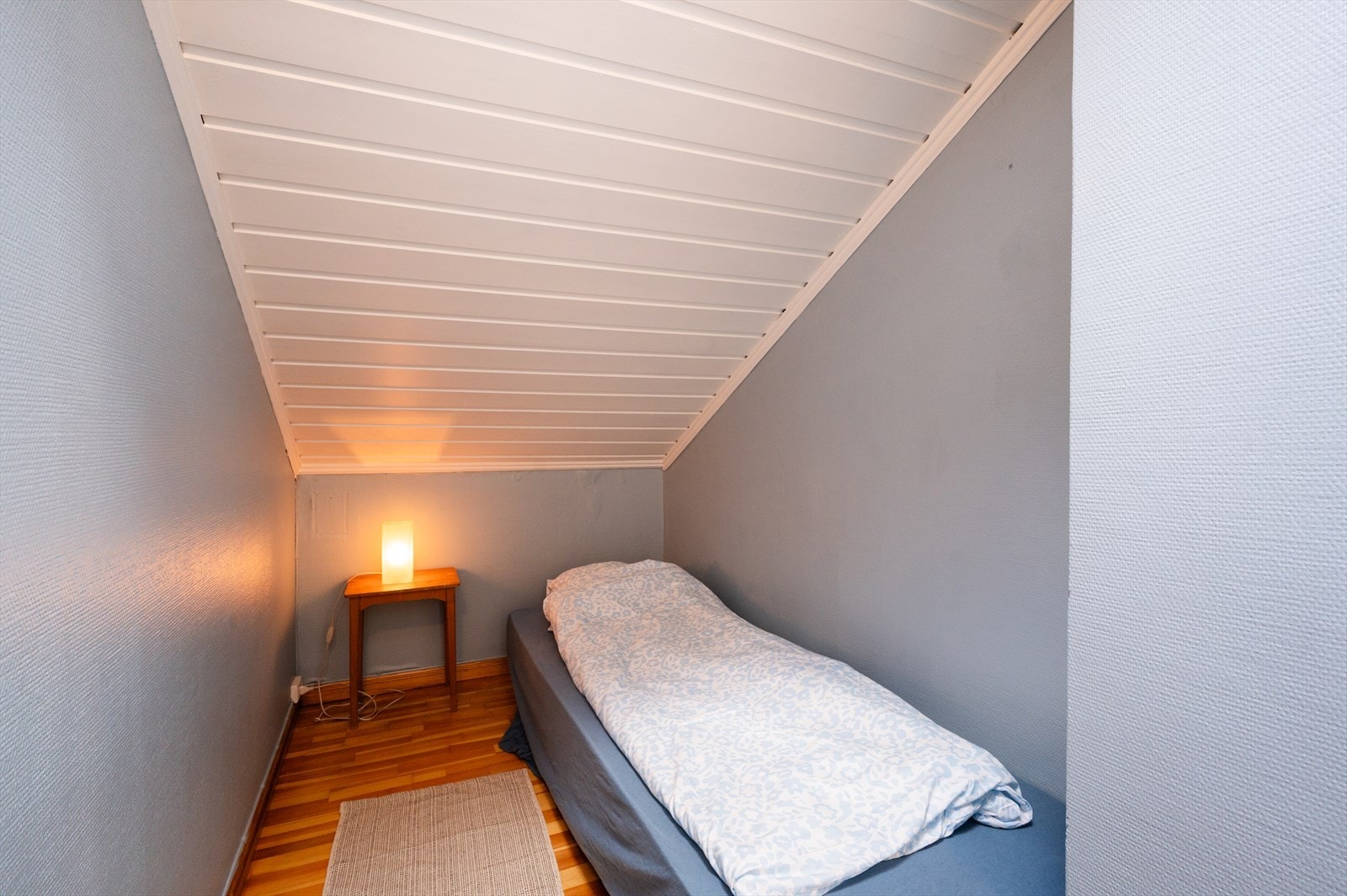 Rommet egner seg godt som hjemmekontor, garderobe eller ekstra oppbevaringsplass. Galleribilde