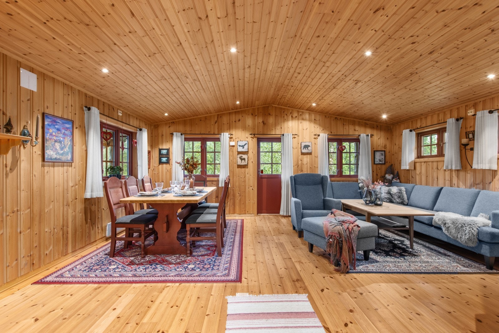 Oppkjørte skiløyper og utmerkede jakt- og fiskemuligheter. Galleribilde