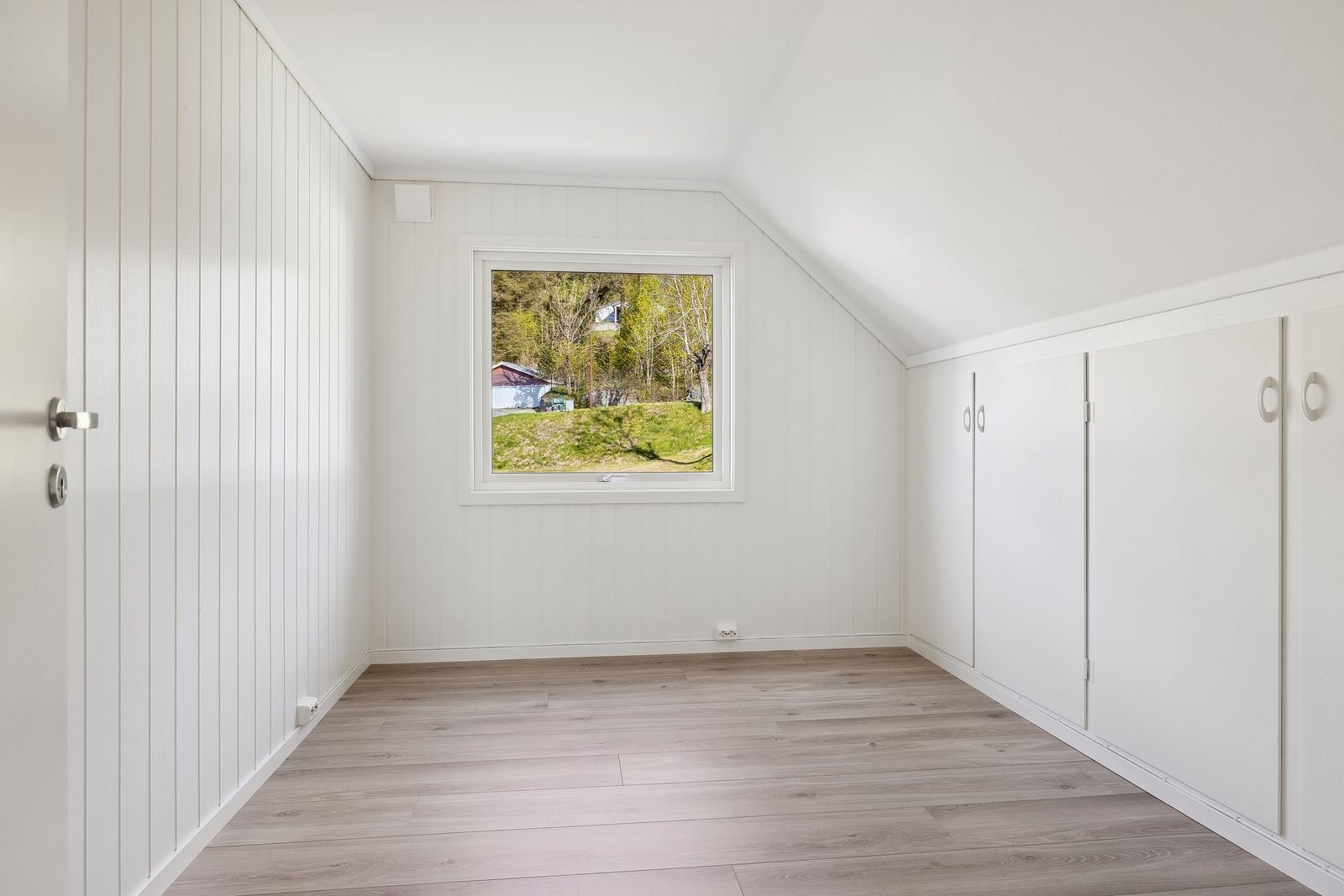 Soverom 3 med integrert garderobeskap. Galleribilde