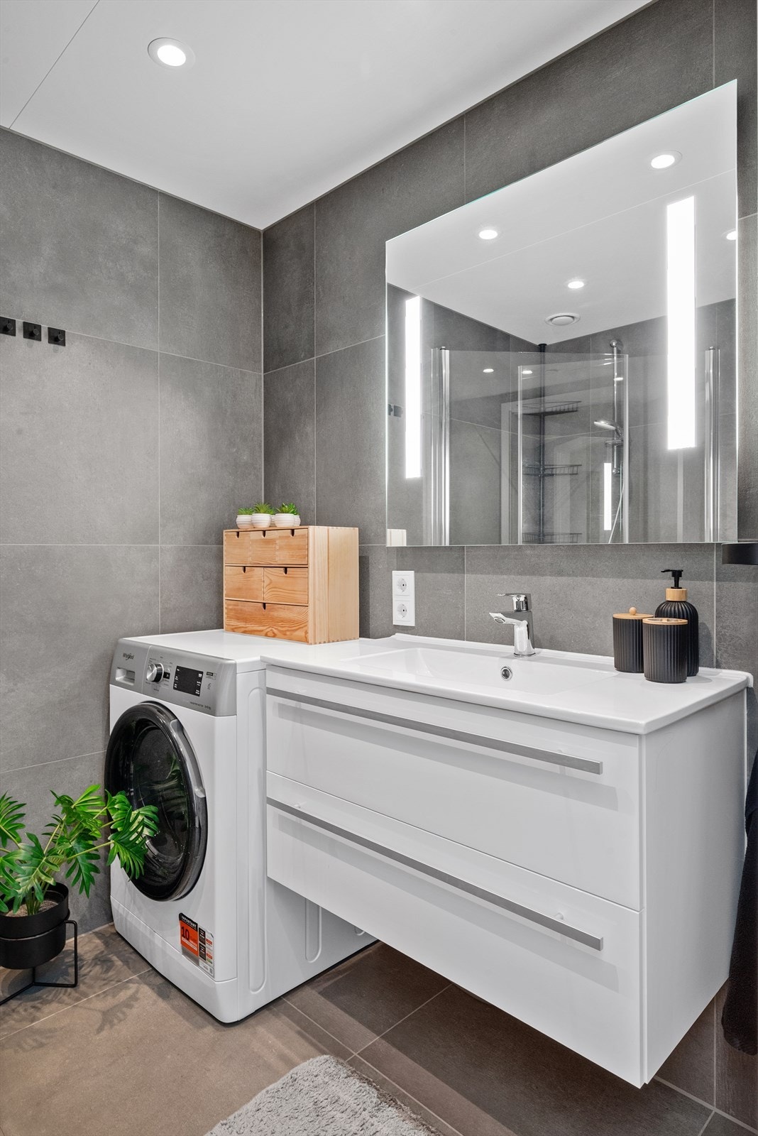 Flislagt bad med gulvvarme Galleribilde