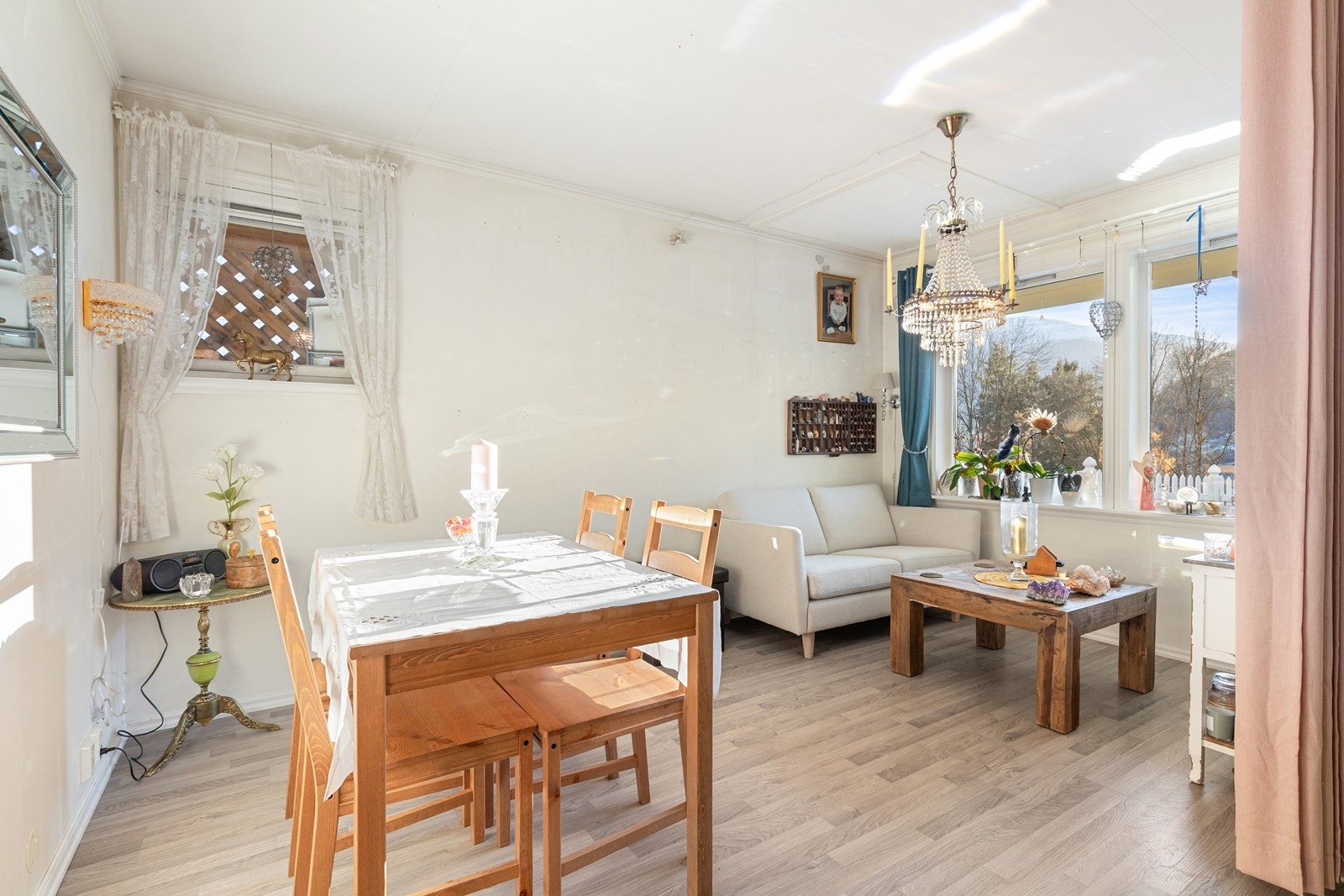 Velkommen til Rutlinslid 20B! Presentert av Hedda Njøs v/Eiendomsmegler Norge Galleribilde