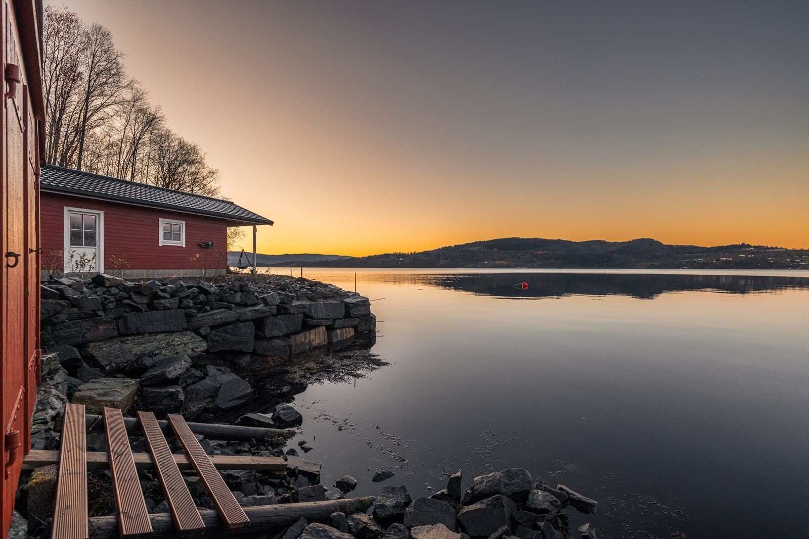 Naustet er på 21m², noe som gir plass til oppbevaring av båt og alt utstyr Galleribilde