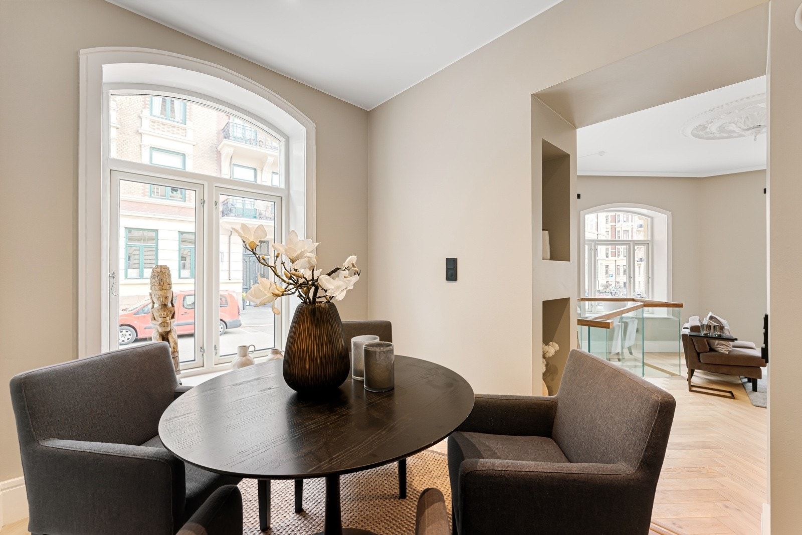 Praktisk tv-stue/spisestue eller lesekrok. Galleribilde