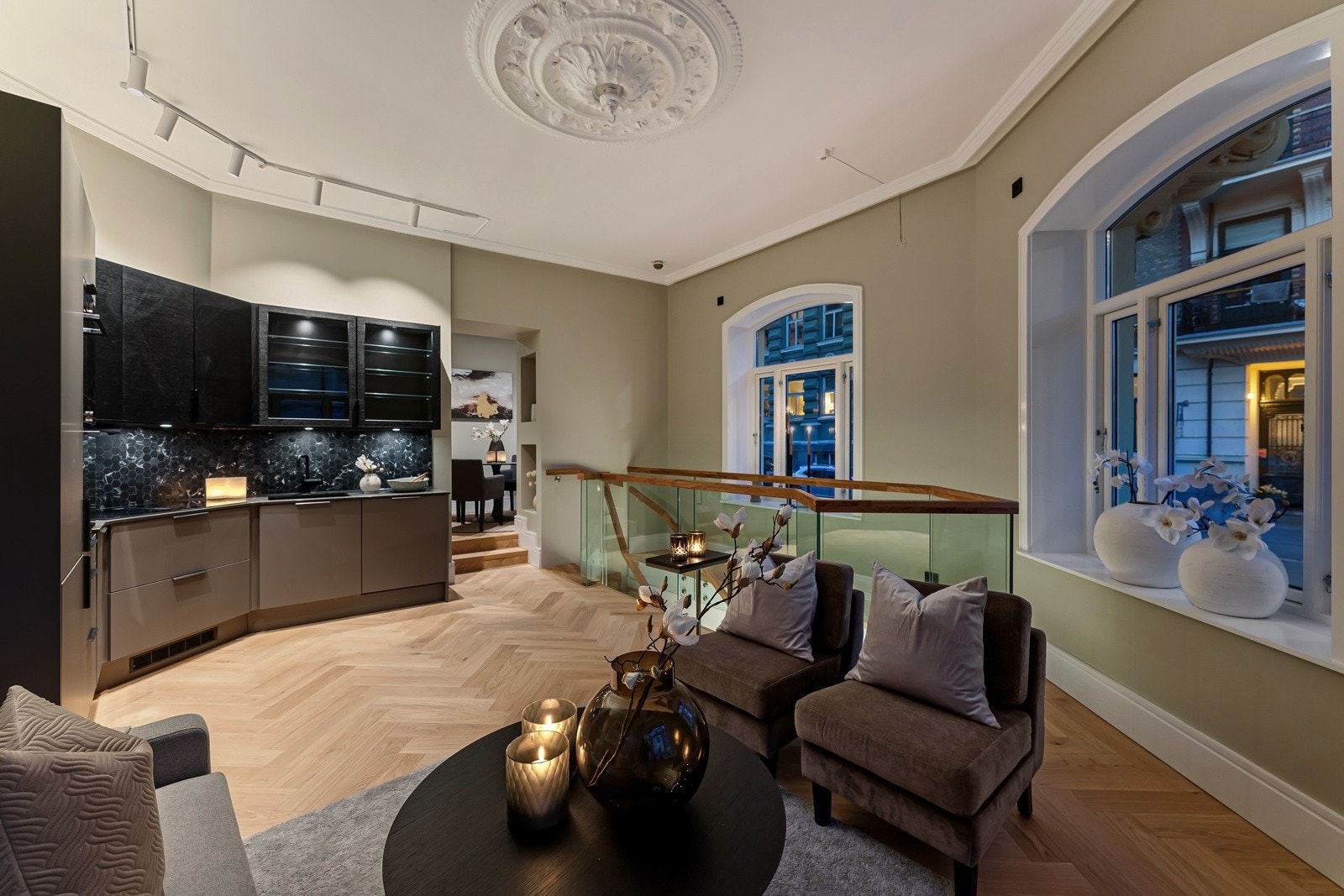 Leiligheten ligger på hjørnet i den roligste delen av Niels Juels gate. Galleribilde