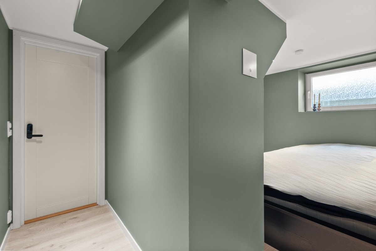 Rommet er unikt med egen gang inn til soverommet Galleribilde