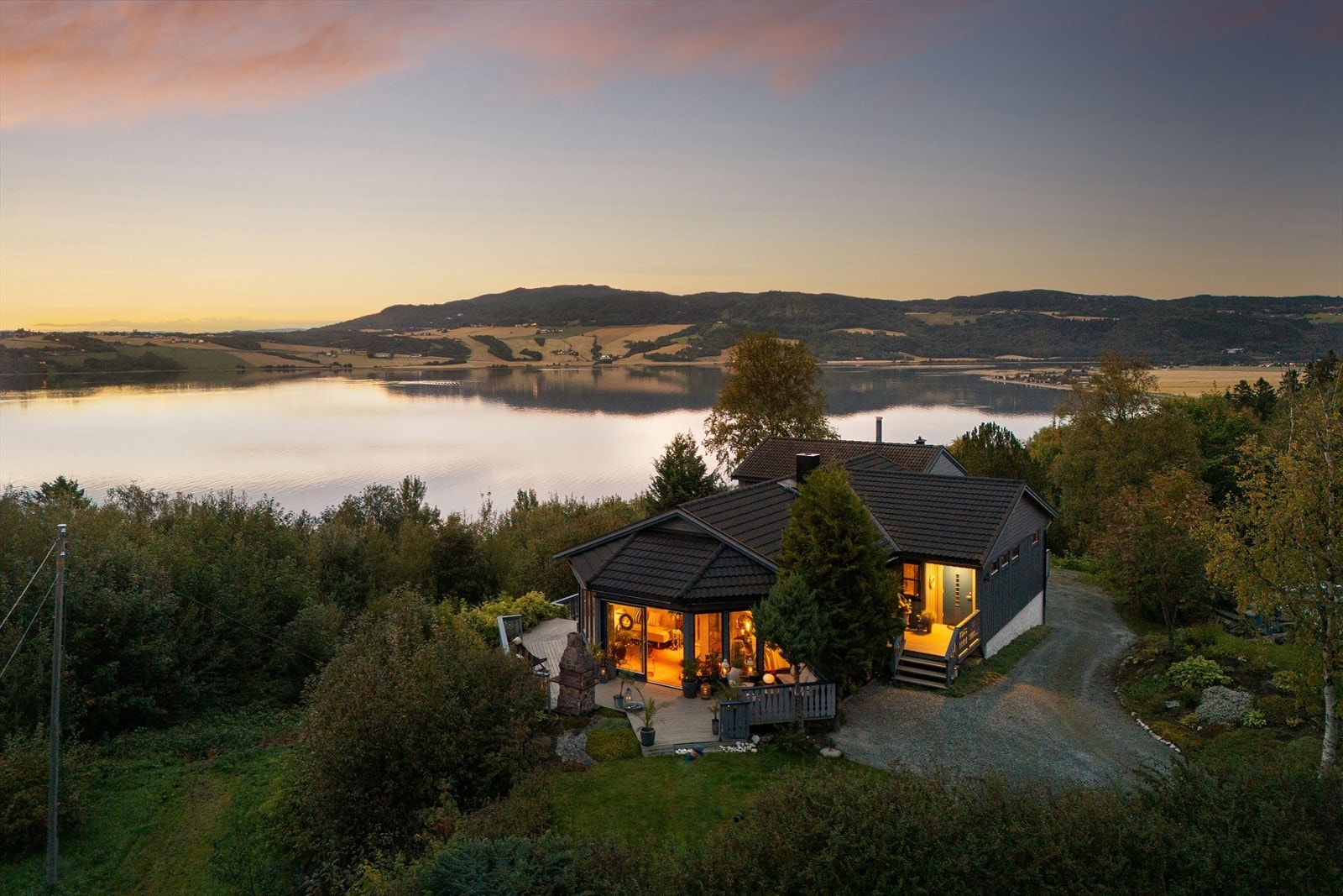 Aktiv Eiendomsmegling har gleden av å presentere Myrvegen 1B i Brekka. Foto: Vidar Alvik/ Grattis foto. Galleribilde